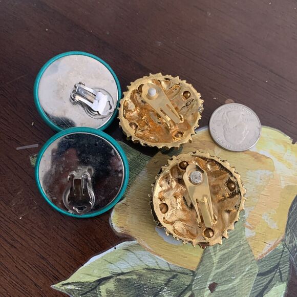 Two Pairs Of 1980S Clip On Earrings Rivoli And More - Picture 5 of 5